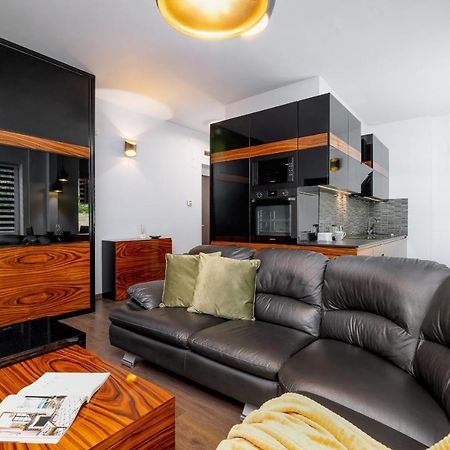 Stylish Korfantego Apartment Next To Spodek By Noclegi Renters 카토비체 외부 사진