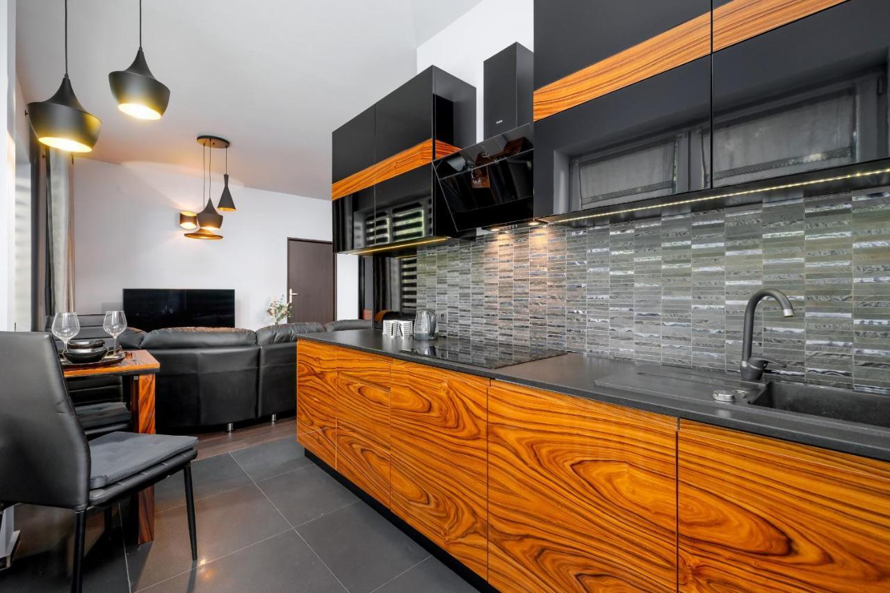 Stylish Korfantego Apartment Next To Spodek By Noclegi Renters 카토비체 외부 사진