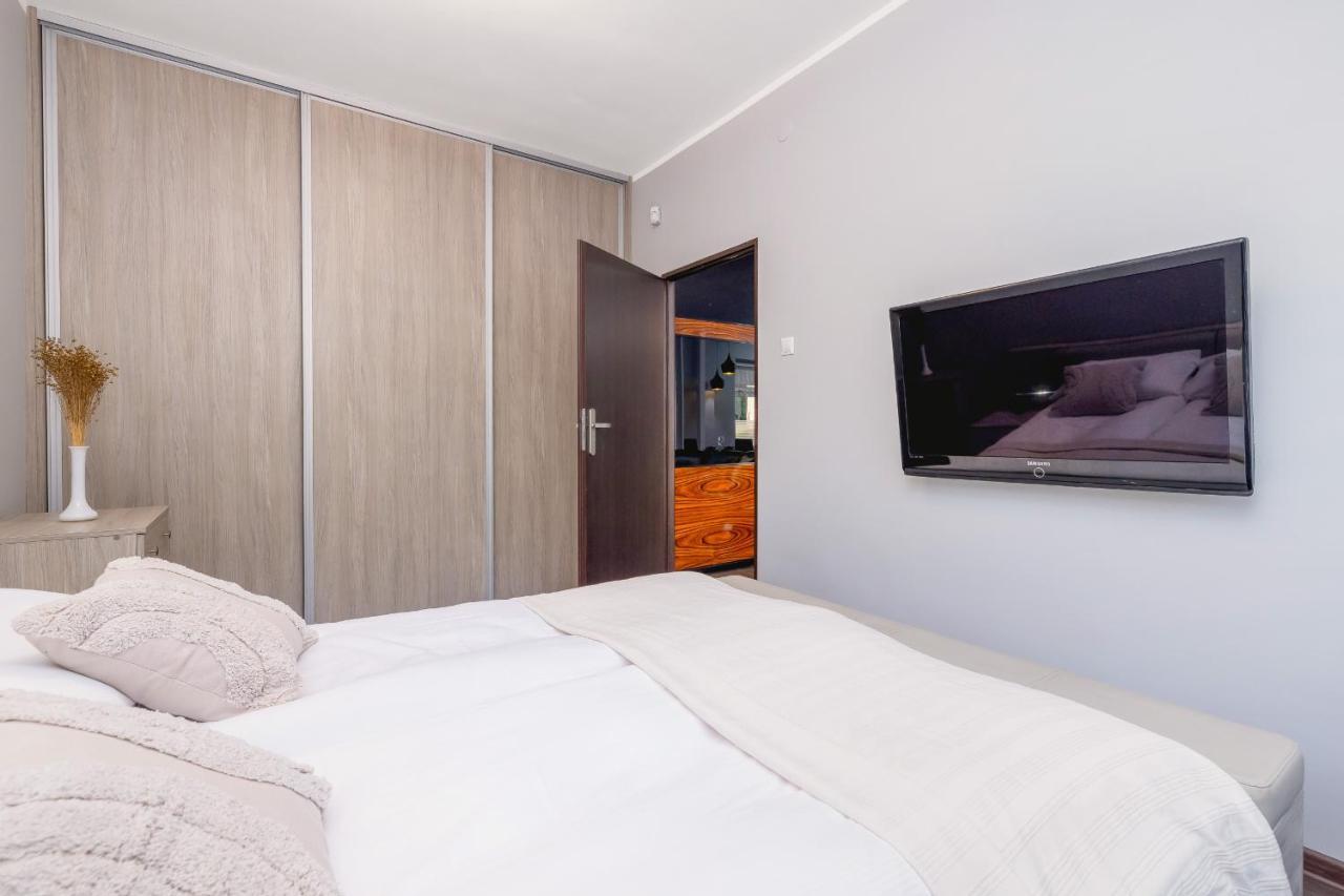 Stylish Korfantego Apartment Next To Spodek By Noclegi Renters 카토비체 외부 사진